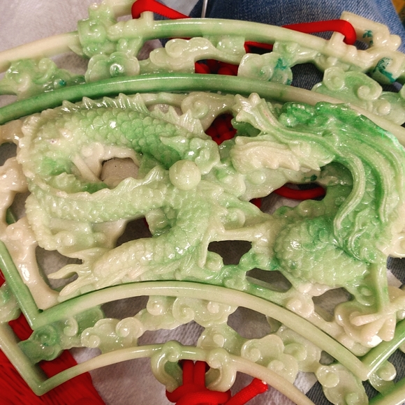 Chinese Carved Green Lacquer Firey Dragon Hanging Fan Red Lucky Knots & Tassels - Picture 5 of 14